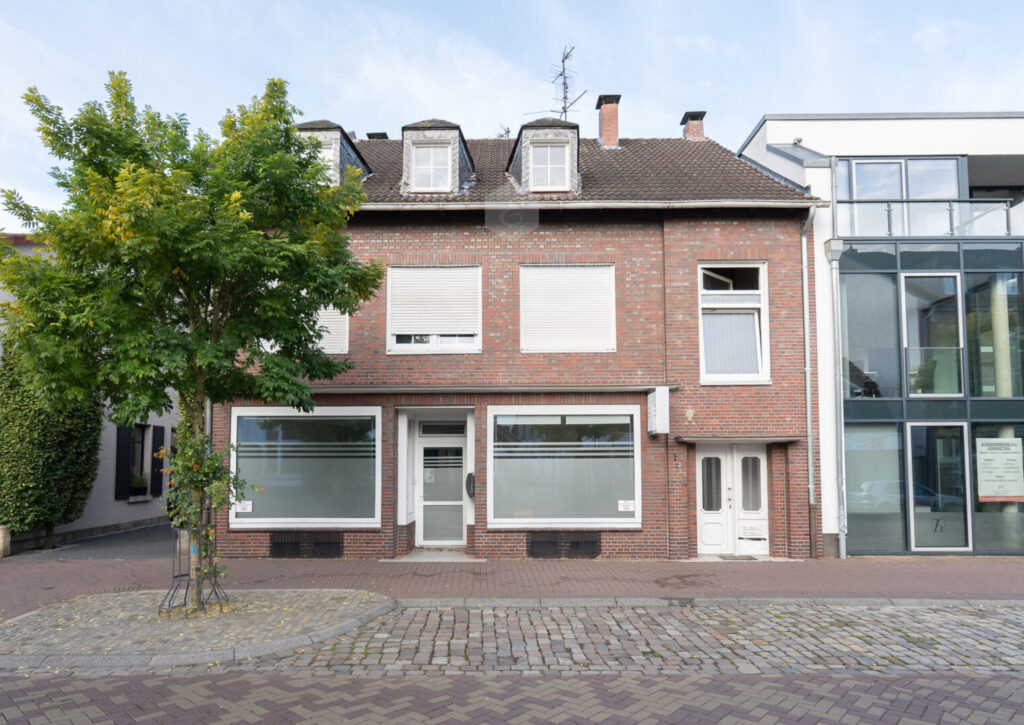 Straßenansicht