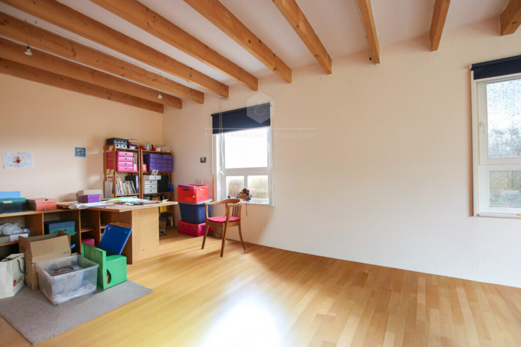 Schlafzimmer 4